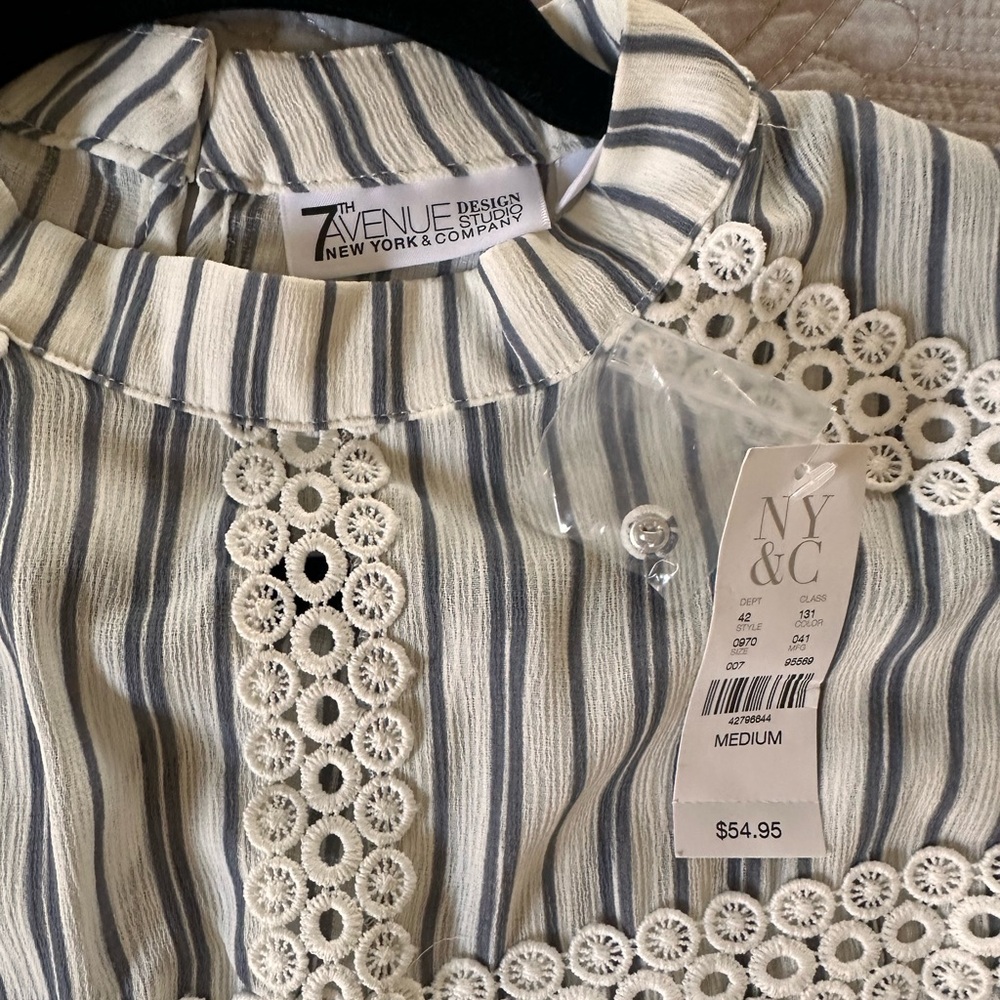 New York & Company Striped Ruffle Sleeve Top Size M NWT - Picture 3 of 8